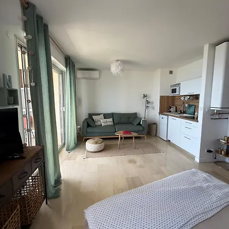 Front De Plaga Marinella Apartment *